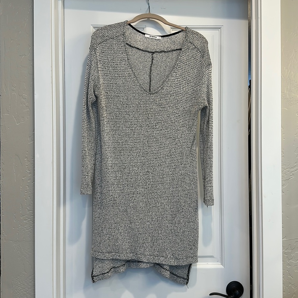 Long tunic sweater Hi Beam brand. Size small 33” from top to bottom.